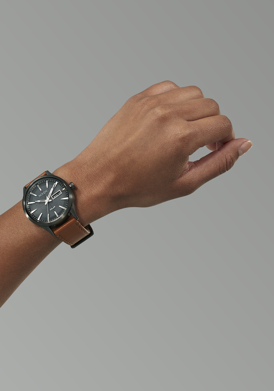 Sentry Solar Leather - Gunmetal View 6