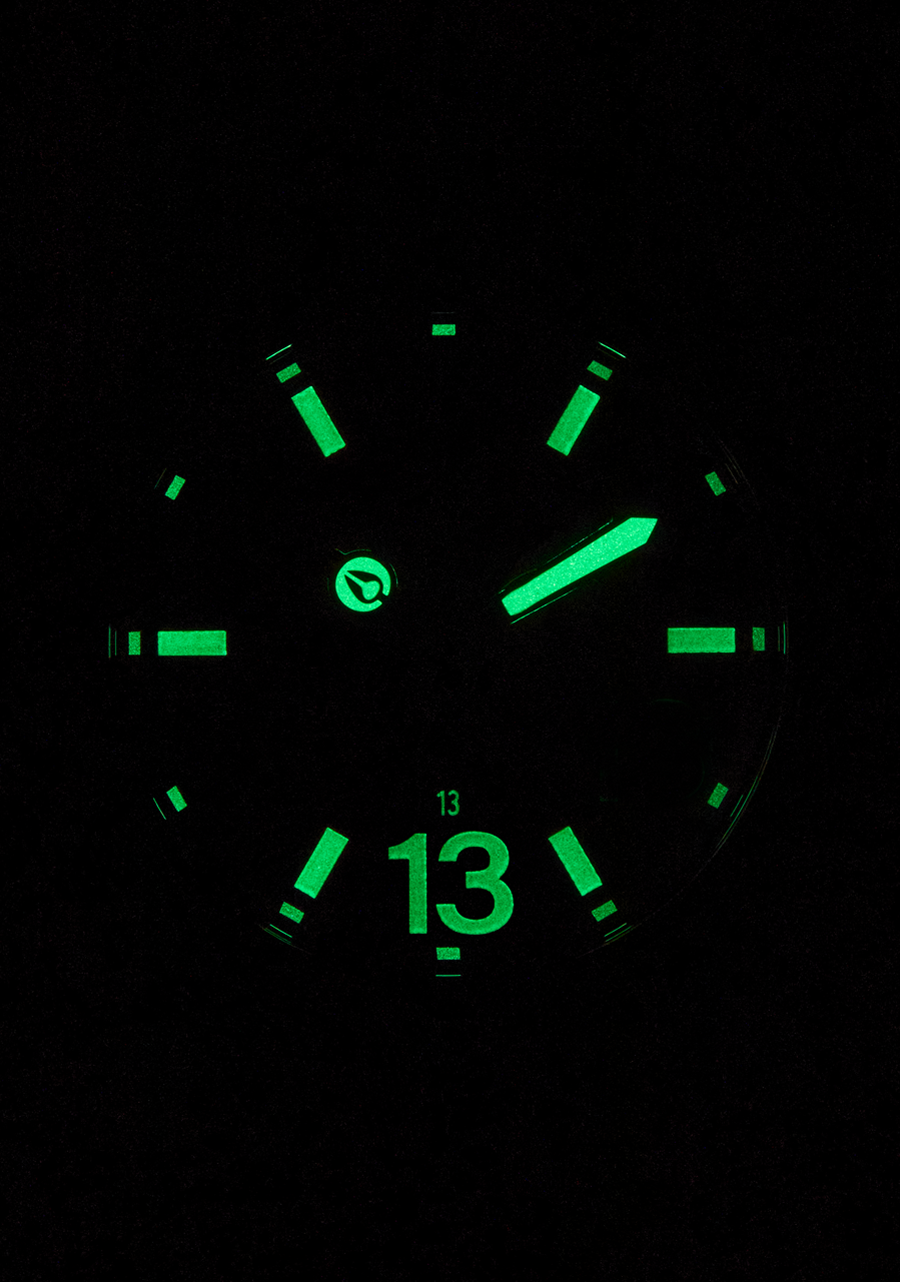 51-30 Chrono Viernes 13 Edición - Vanta 6 en punto View 6