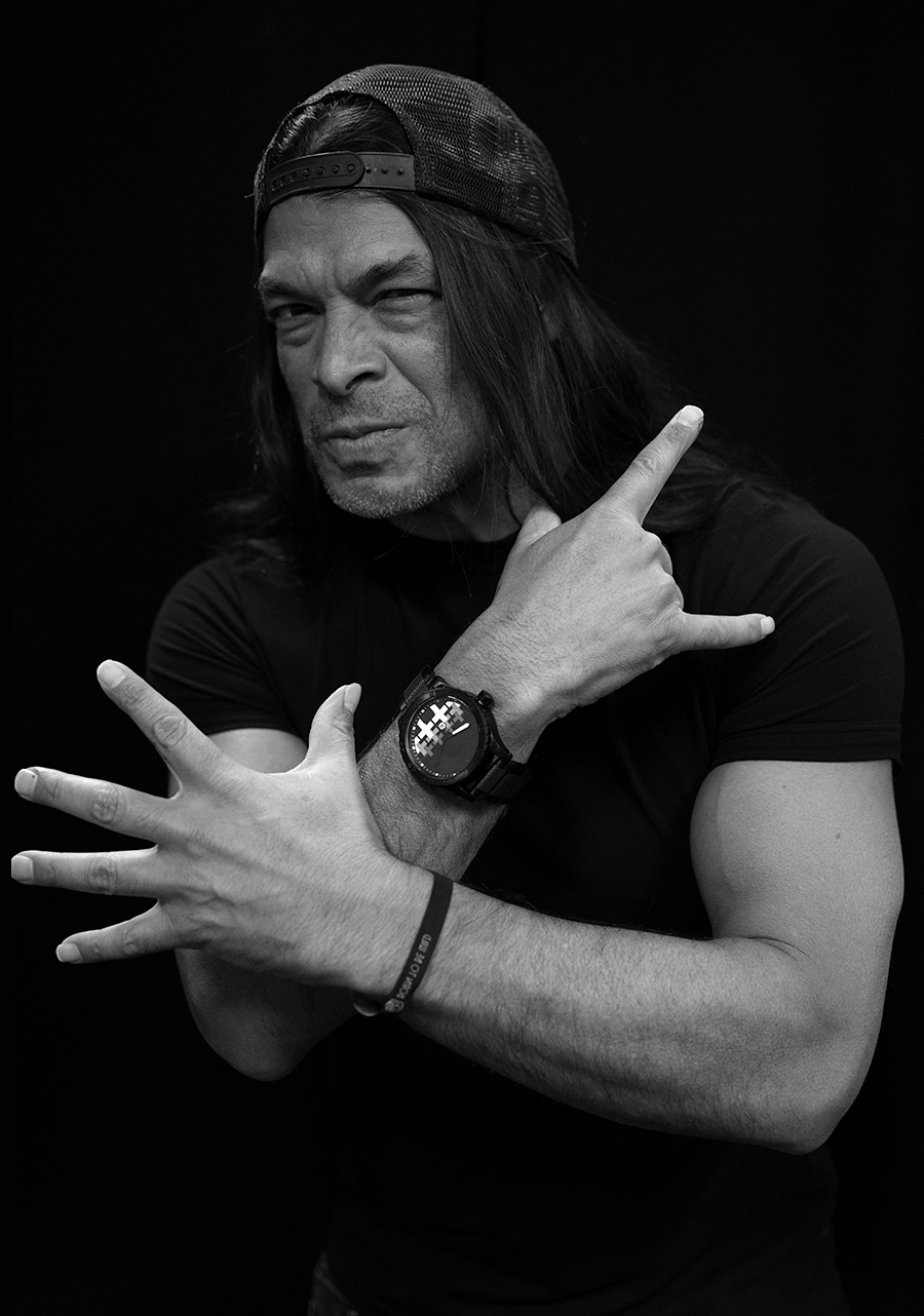 51-30 - Negro / Amo de Títeres