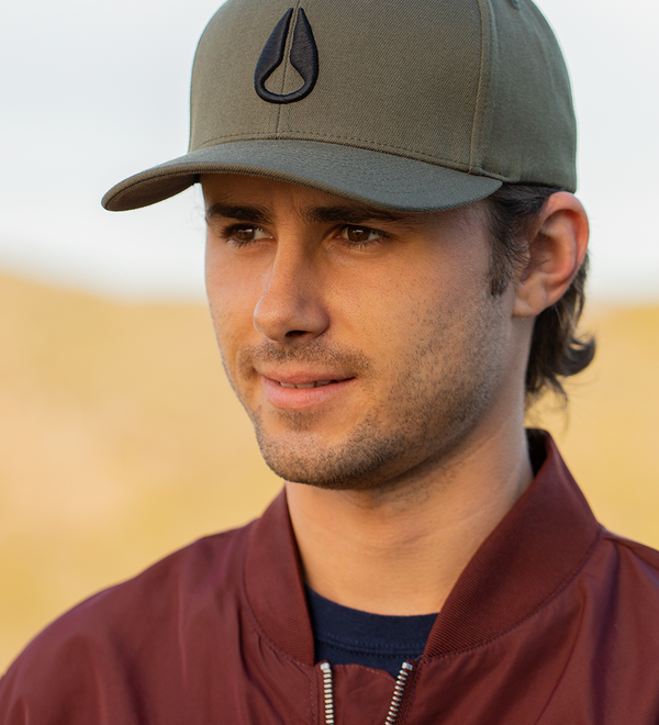 Deep Down Flexfit Athletic Fit Hat - Oliva oscuro